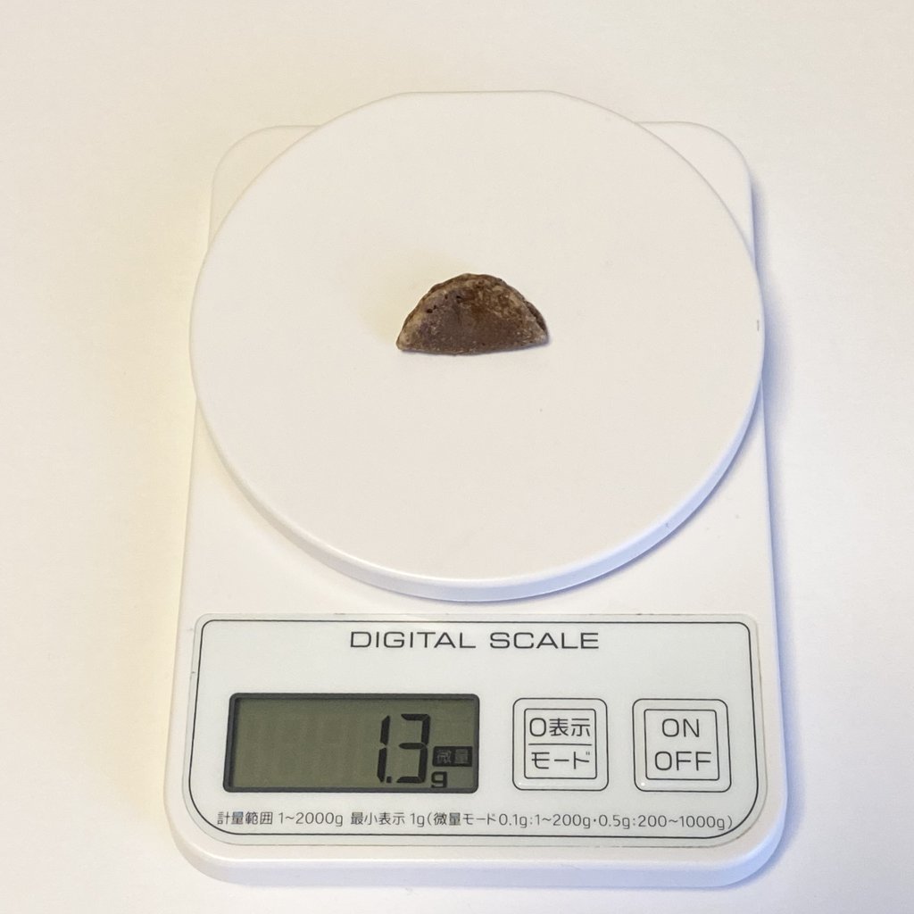 キッチンスケールで測ったちょこ煎1粒の重さは1.3g